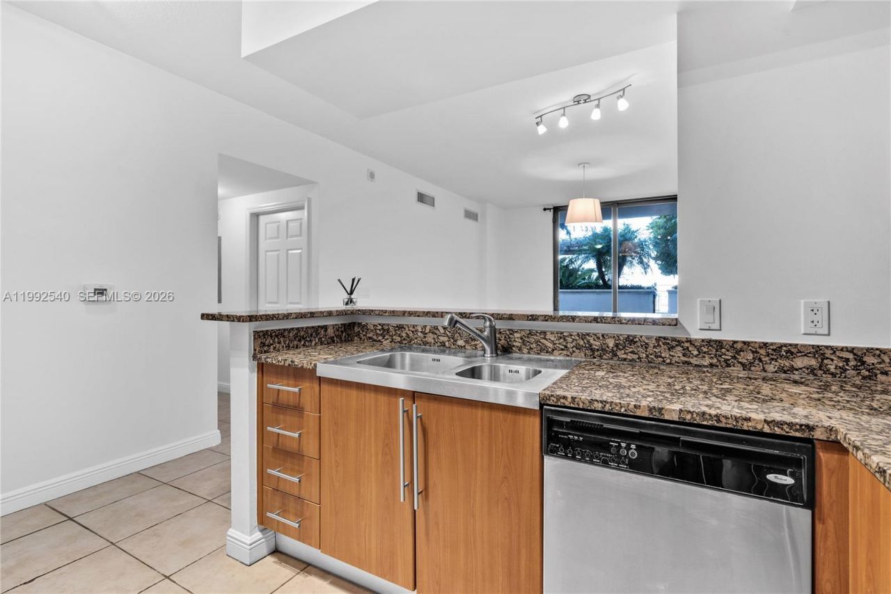 888 S Douglas Rd , Unit 807, Coral Gables, FL 33134 Photo