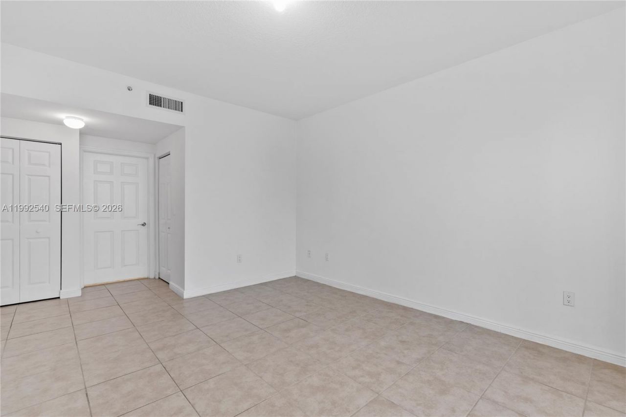 888 S Douglas Rd , Unit 807, Coral Gables, FL 33134 Photo