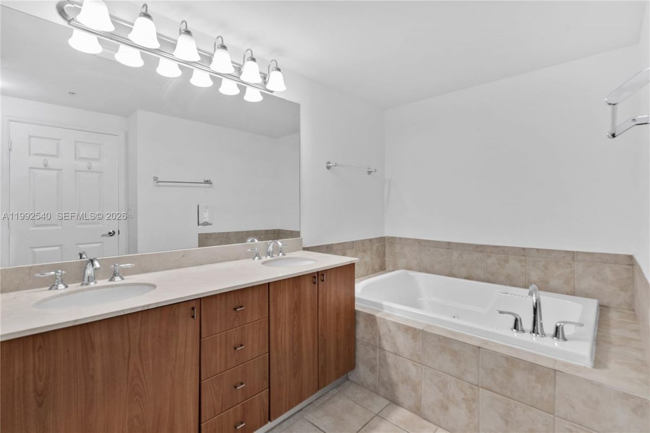 888 S Douglas Rd , Unit 807, Coral Gables, FL 33134 Photo