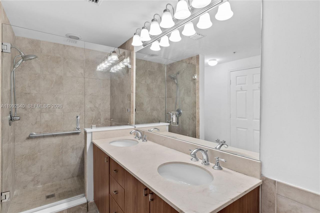 888 S Douglas Rd , Unit 807, Coral Gables, FL 33134 Photo