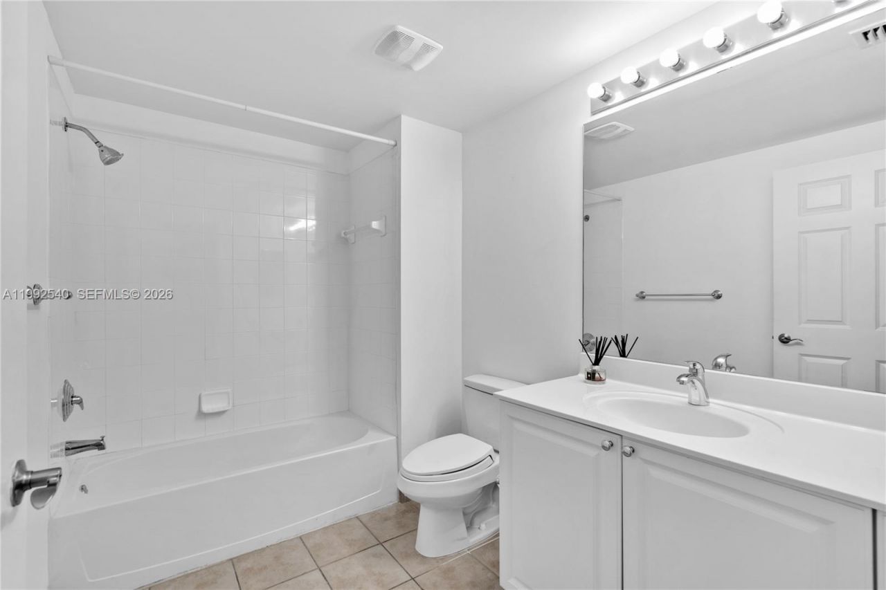 888 S Douglas Rd , Unit 807, Coral Gables, FL 33134 Photo