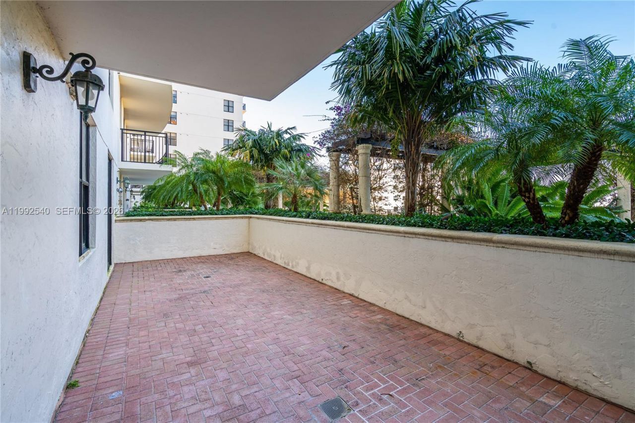 888 S Douglas Rd , Unit 807, Coral Gables, FL 33134 Photo