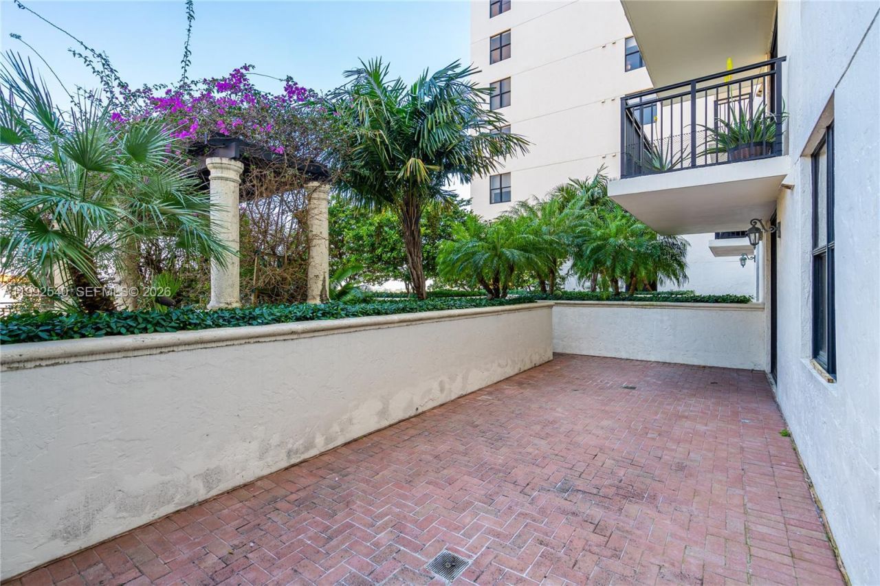 888 S Douglas Rd , Unit 807, Coral Gables, FL 33134 Photo