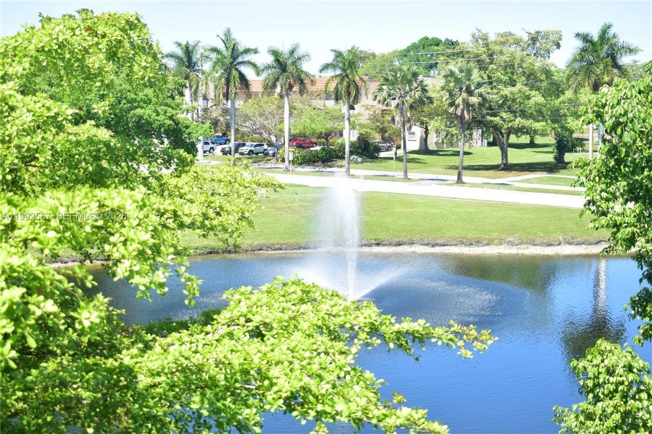 9020 Sunrise Lakes Blvd , Unit 304, Sunrise, FL 33322 Photo