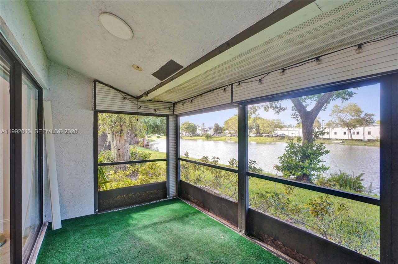 707 Banks Rd , Margate, FL 33063 Photo