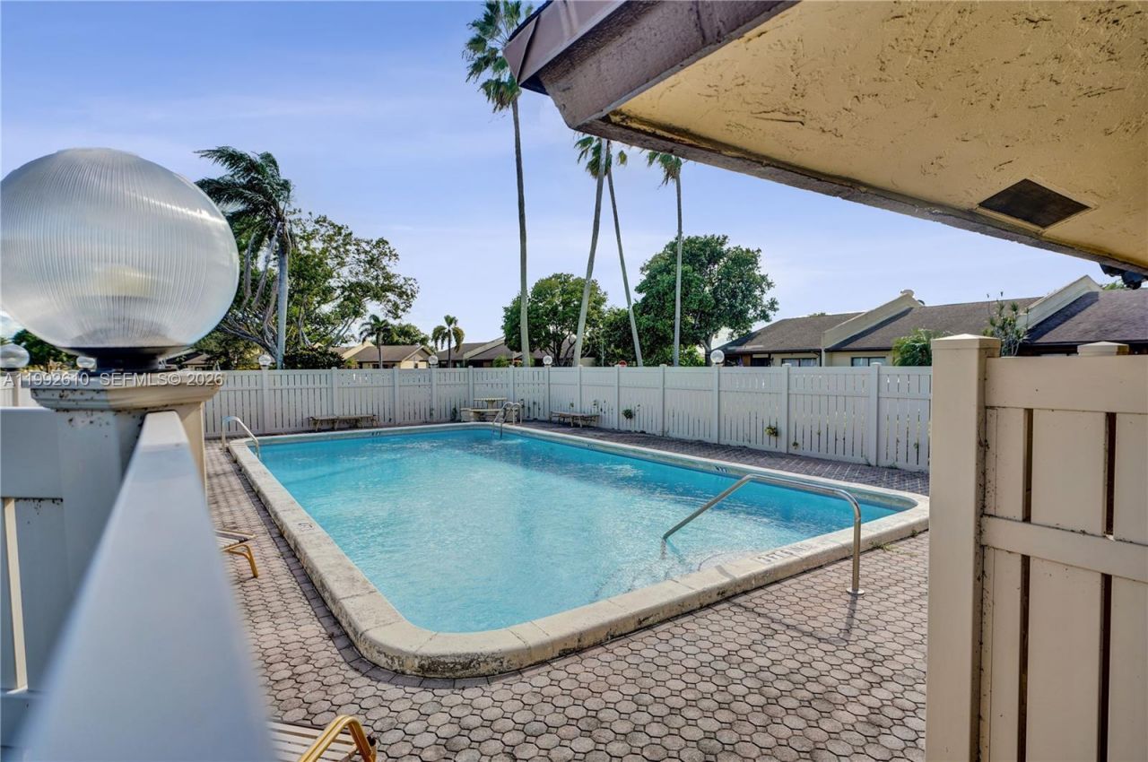 707 Banks Rd, Margate, FL 33063 Photo