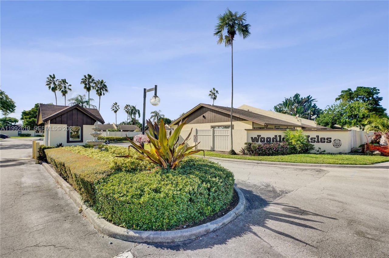 707 Banks Rd , Margate, FL 33063 Photo