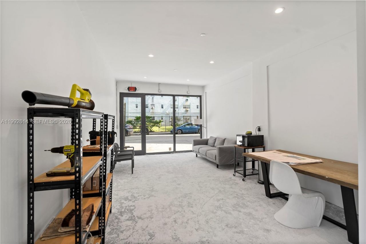 216 NW 11th St, Miami, FL 33136 Photo