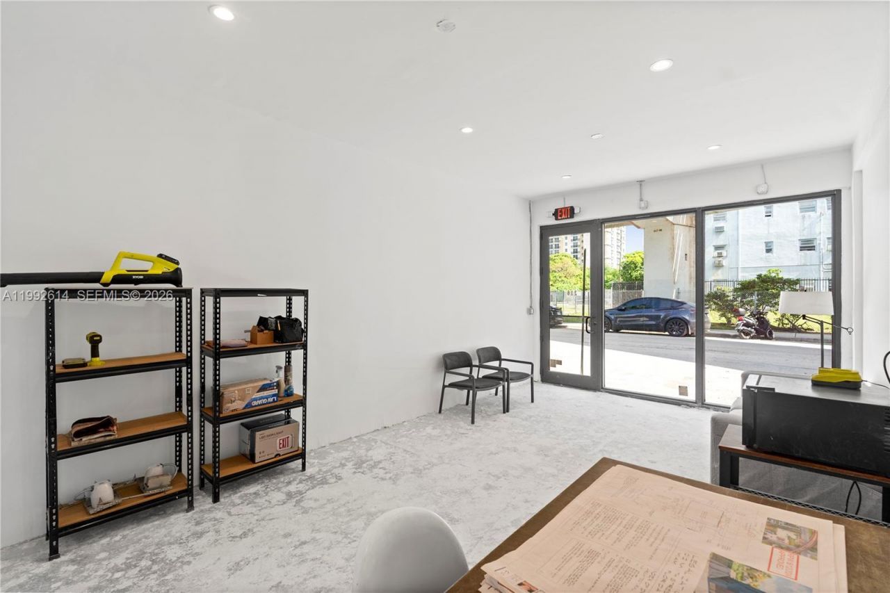 216 NW 11th St, Miami, FL 33136 Photo