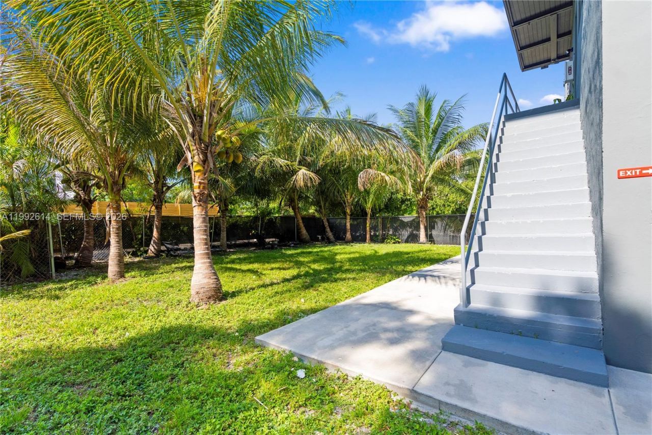 216 NW 11th St, Miami, FL 33136 Photo