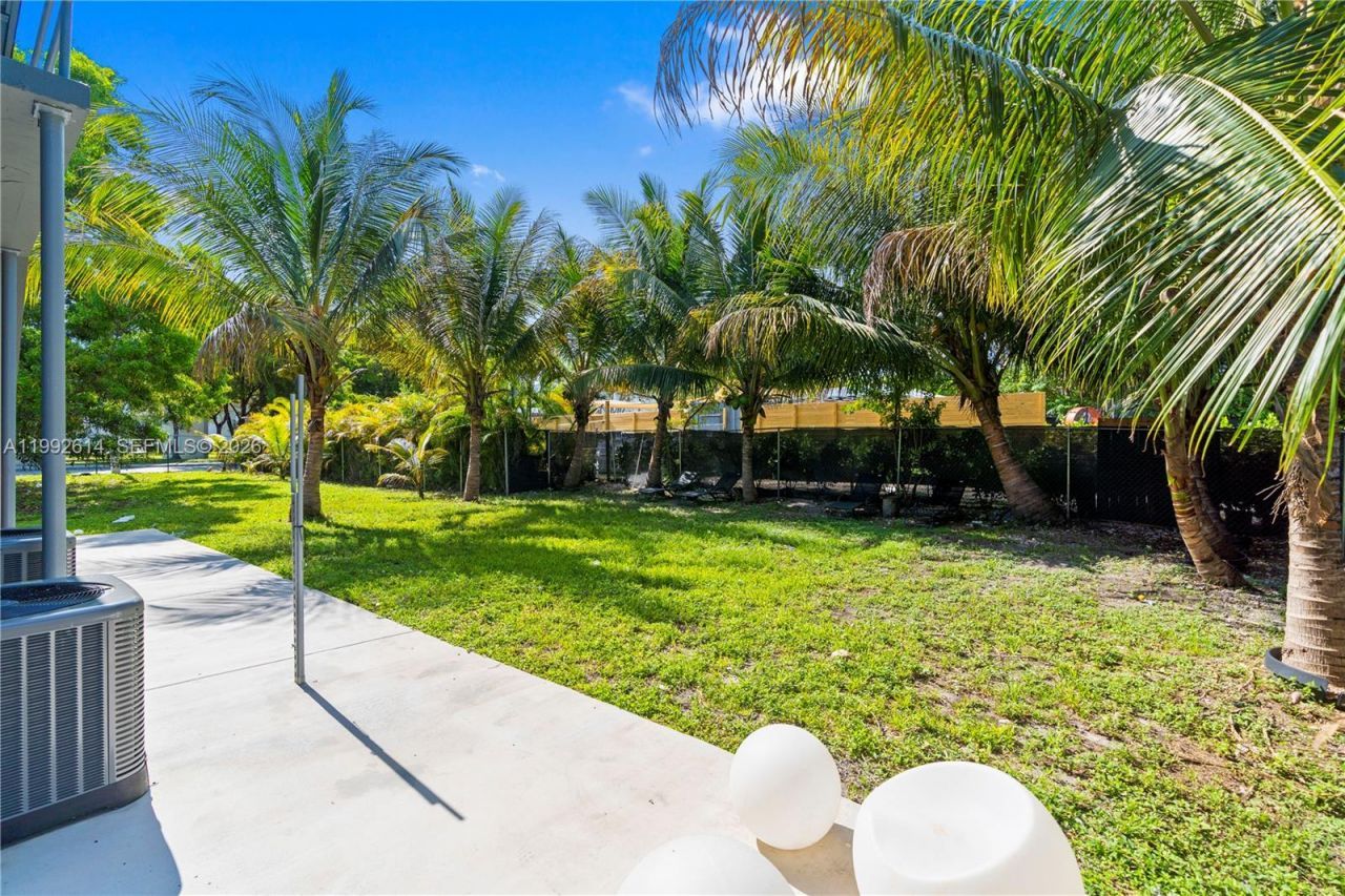 216 NW 11th St, Miami, FL 33136 Photo