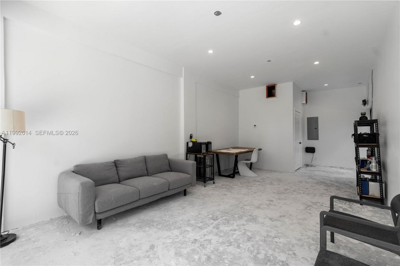 216 NW 11th St, Miami, FL 33136 Photo