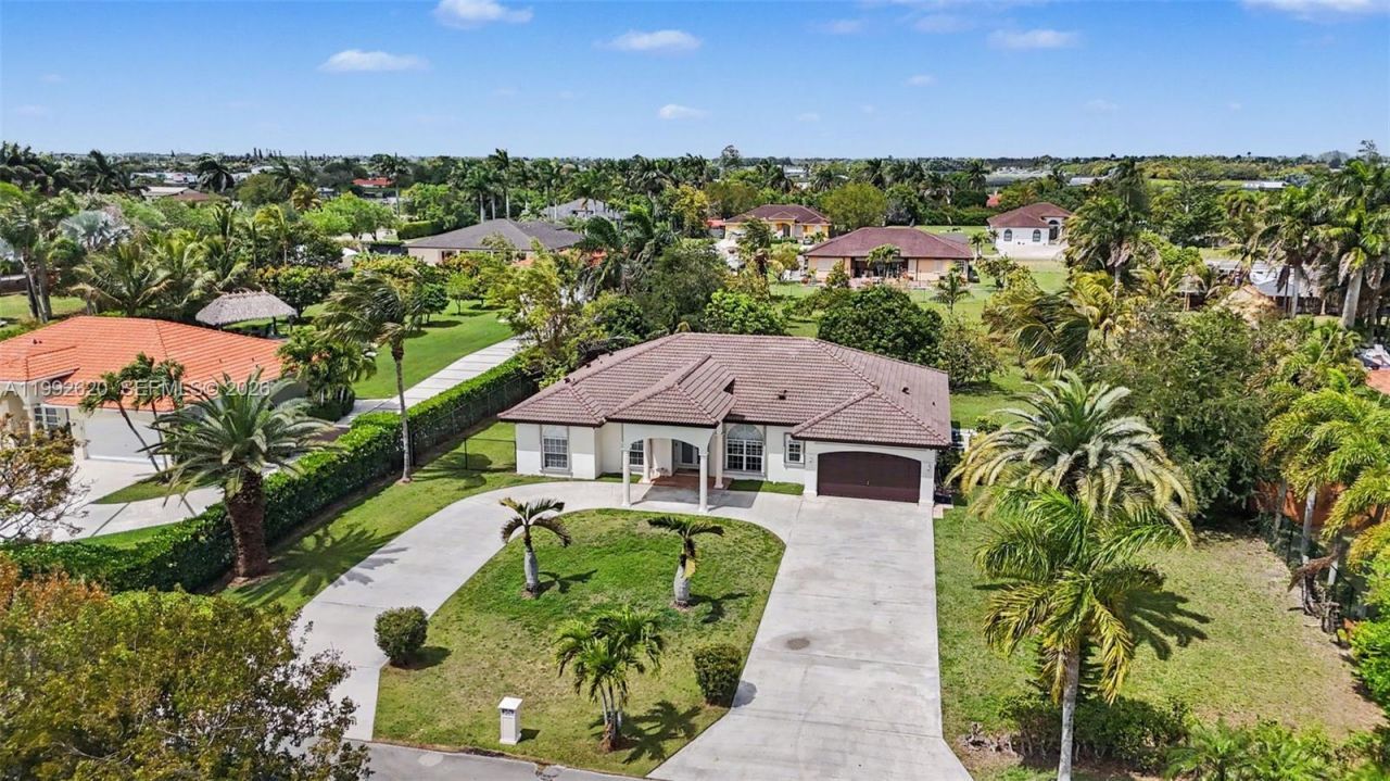 17113 SW 215th Ter, Miami, FL 33187 Photo