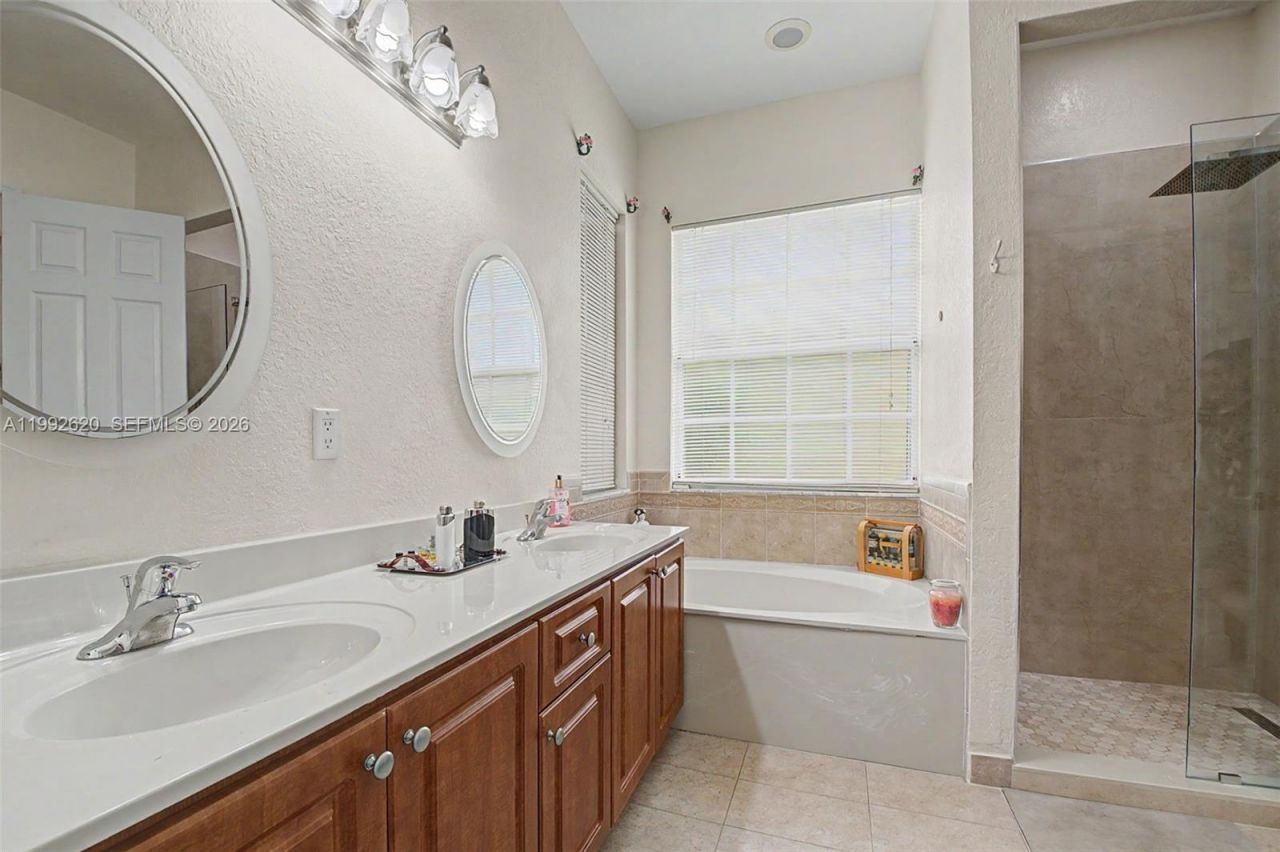 17113 SW 215th Ter, Miami, FL 33187 Photo