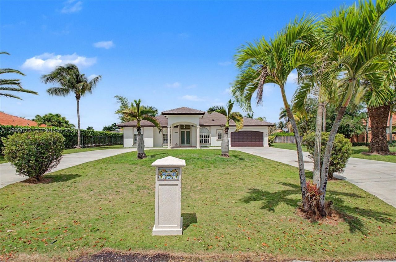 17113 SW 215th Ter, Miami, FL 33187 Photo