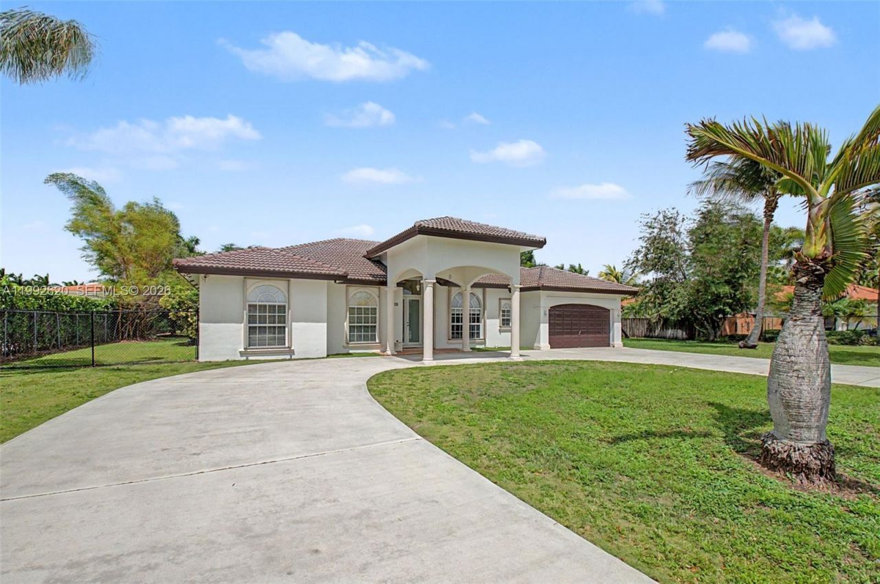 17113 SW 215th Ter, Miami, FL 33187 Photo