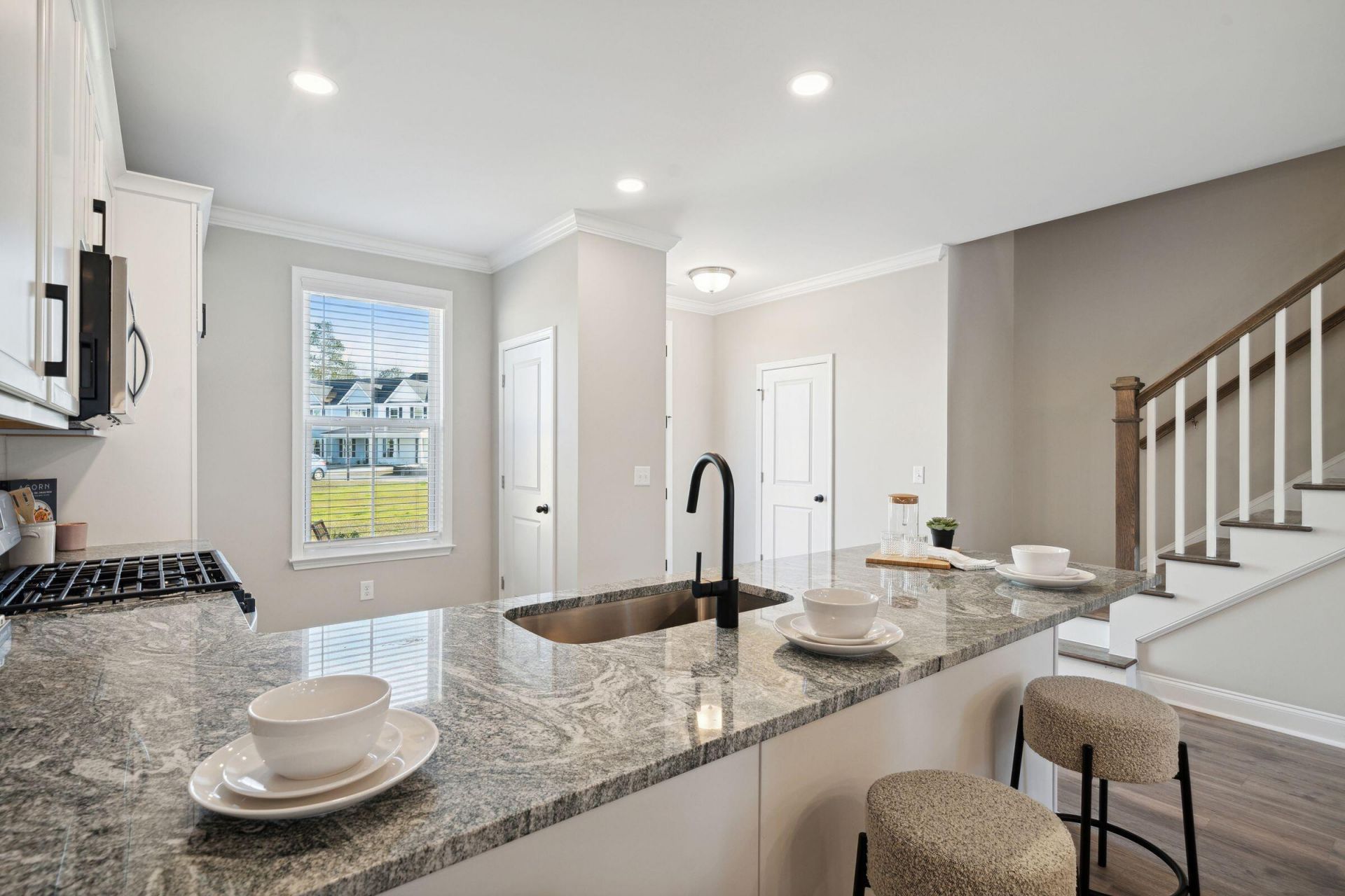 239 Harding Lane Photo 11