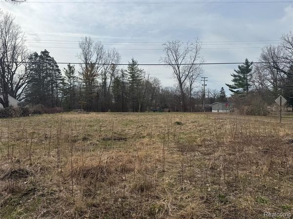 4235 Quick Road , Holly Vlg, MI 48442