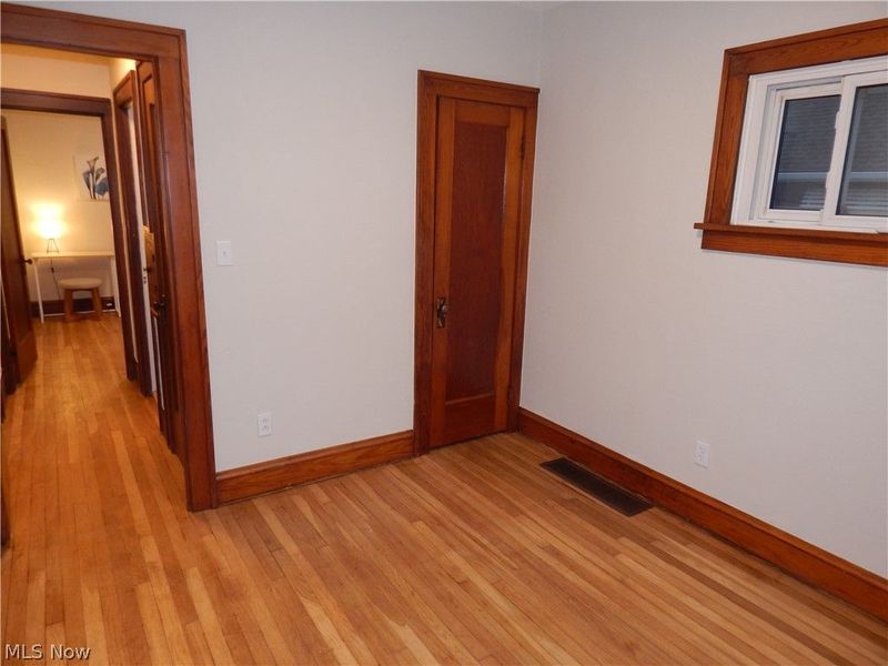 1718 Cook Avenue , Cleveland, OH 44109 Photo 13