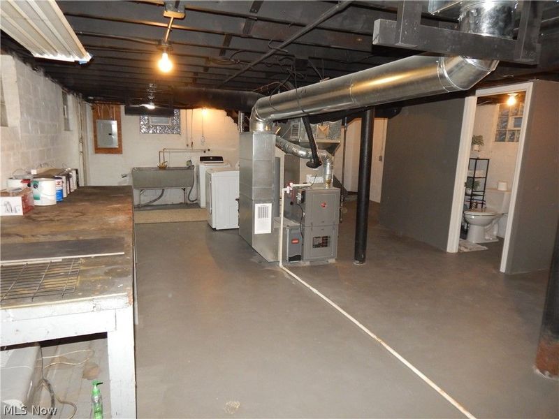 1718 Cook Avenue , Cleveland, OH 44109 Photo 20