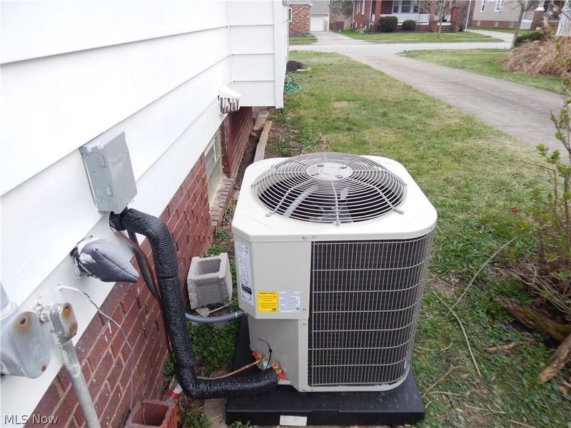 1718 Cook Avenue , Cleveland, OH 44109 Photo 29