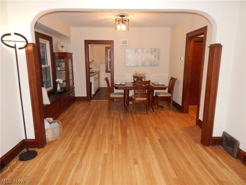 1718 Cook Avenue , Cleveland, OH 44109 Photo 3