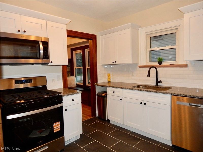 1718 Cook Avenue , Cleveland, OH 44109 Photo 7