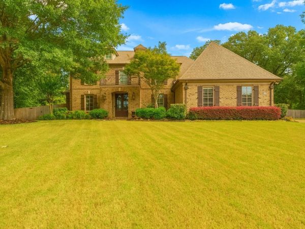 10374 HERONS RIDGE CV, Lakeland, TN 38002