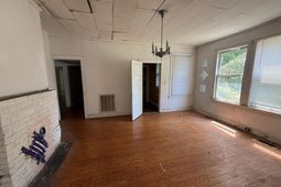 269 S Maple Avenue photo 4