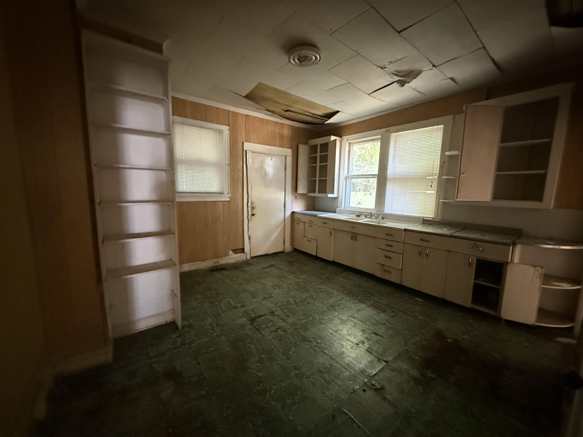 269 S Maple Avenue Photo 5