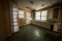 269 S Maple Avenue photo 4