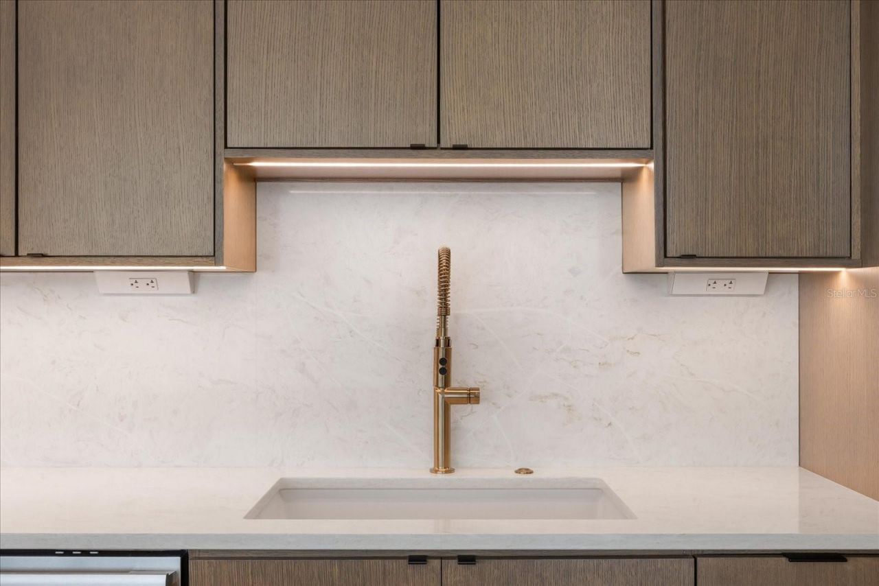 150 E Robinson Street, Unit 30C-2, Orlando, FL 32801 Photo