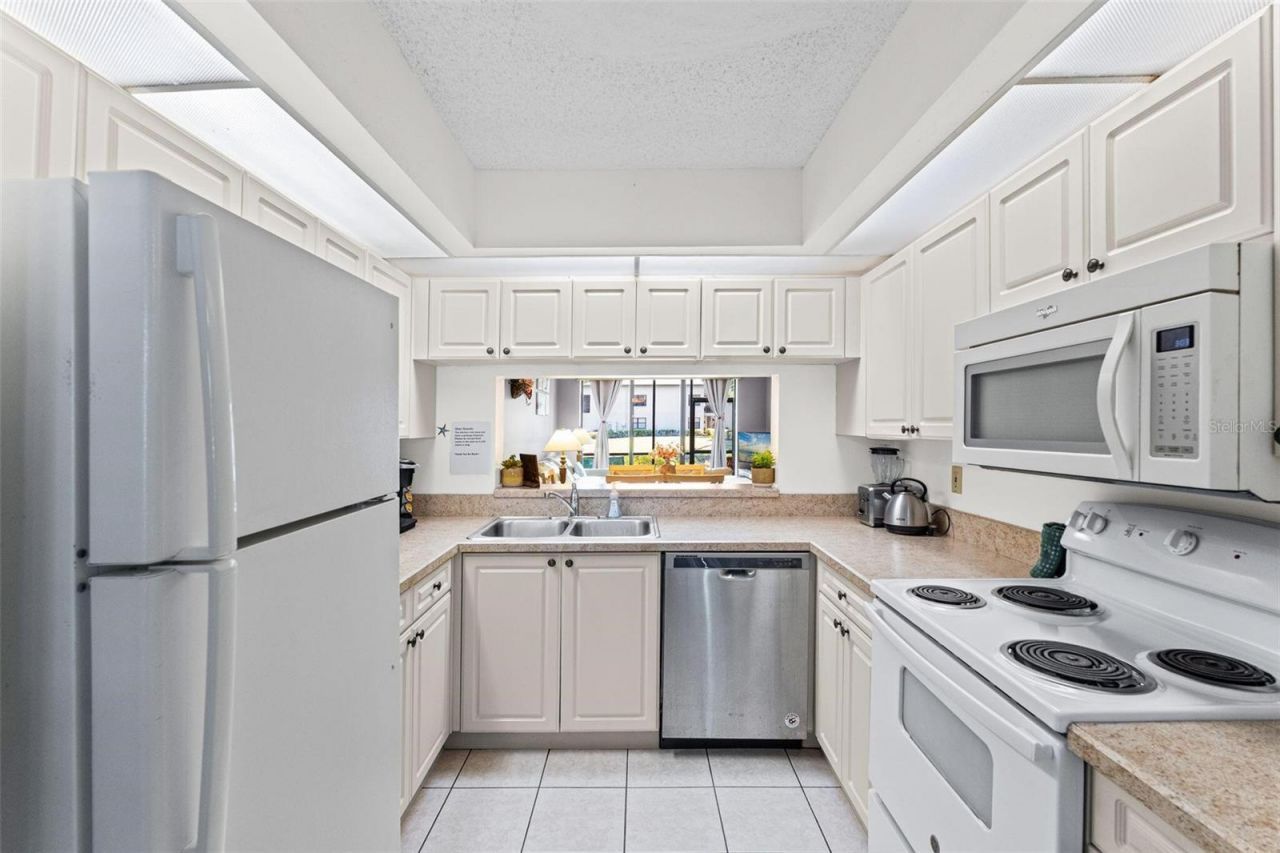 4401 46th Avenue W, Unit 102, Bradenton, FL 34210 Photo