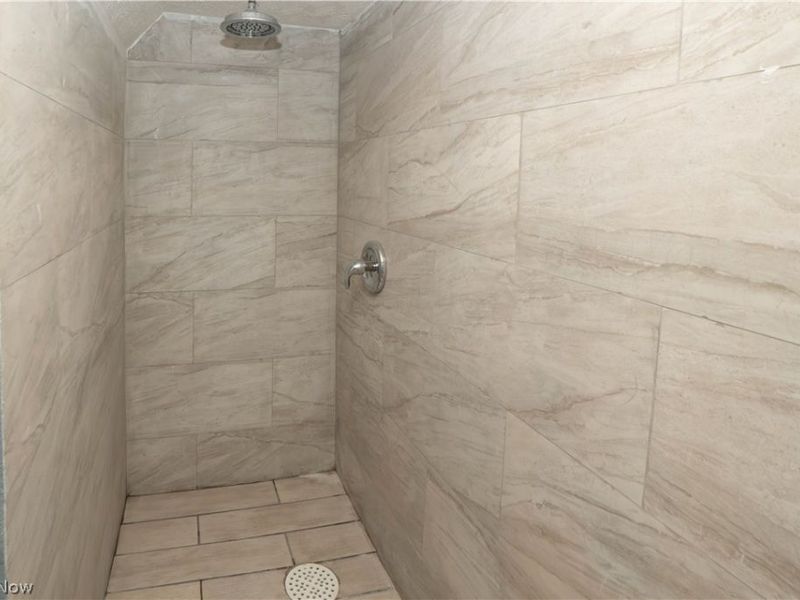 318 Elmport Avenue NE, Canton, OH 44704 Photo 19