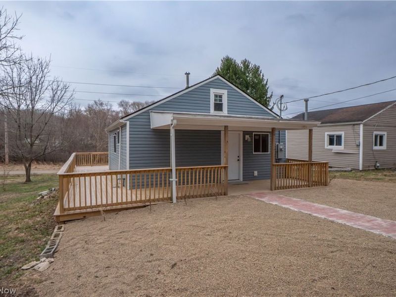 318 Elmport Avenue NE, Canton, OH 44704 Photo 2