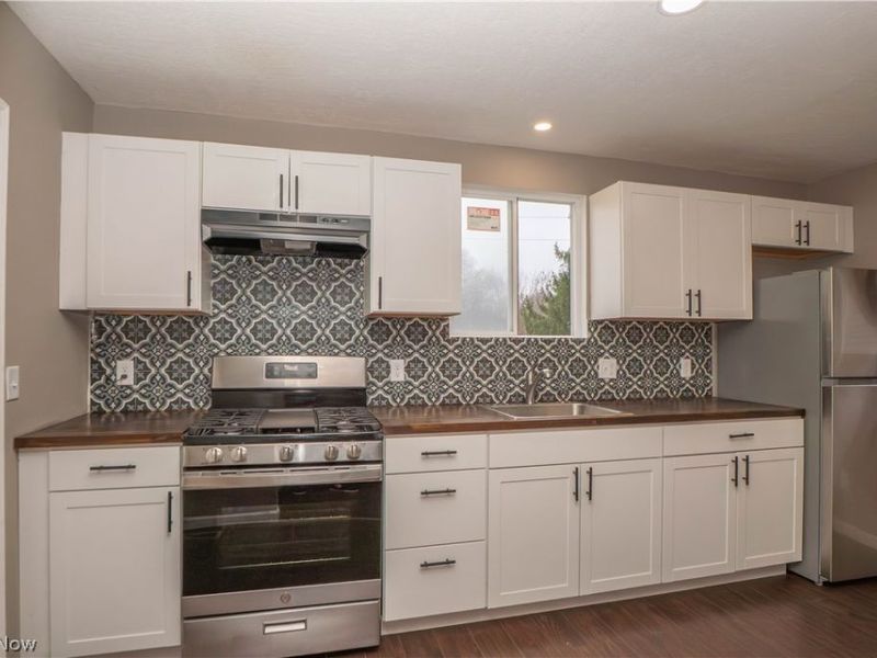 318 Elmport Avenue NE, Canton, OH 44704 Photo 8