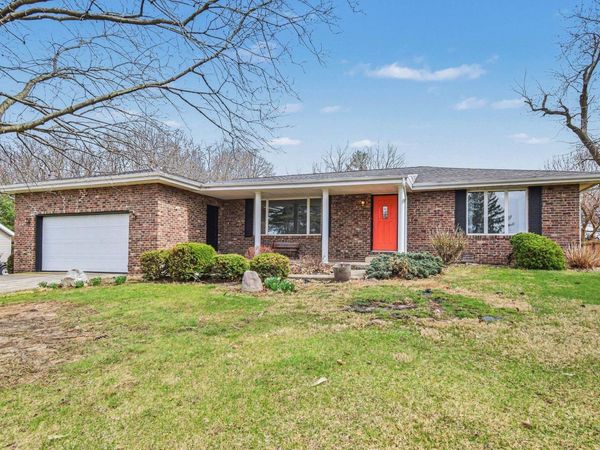 12060 N Woodland Acres Drive, Syracuse, IN 46567