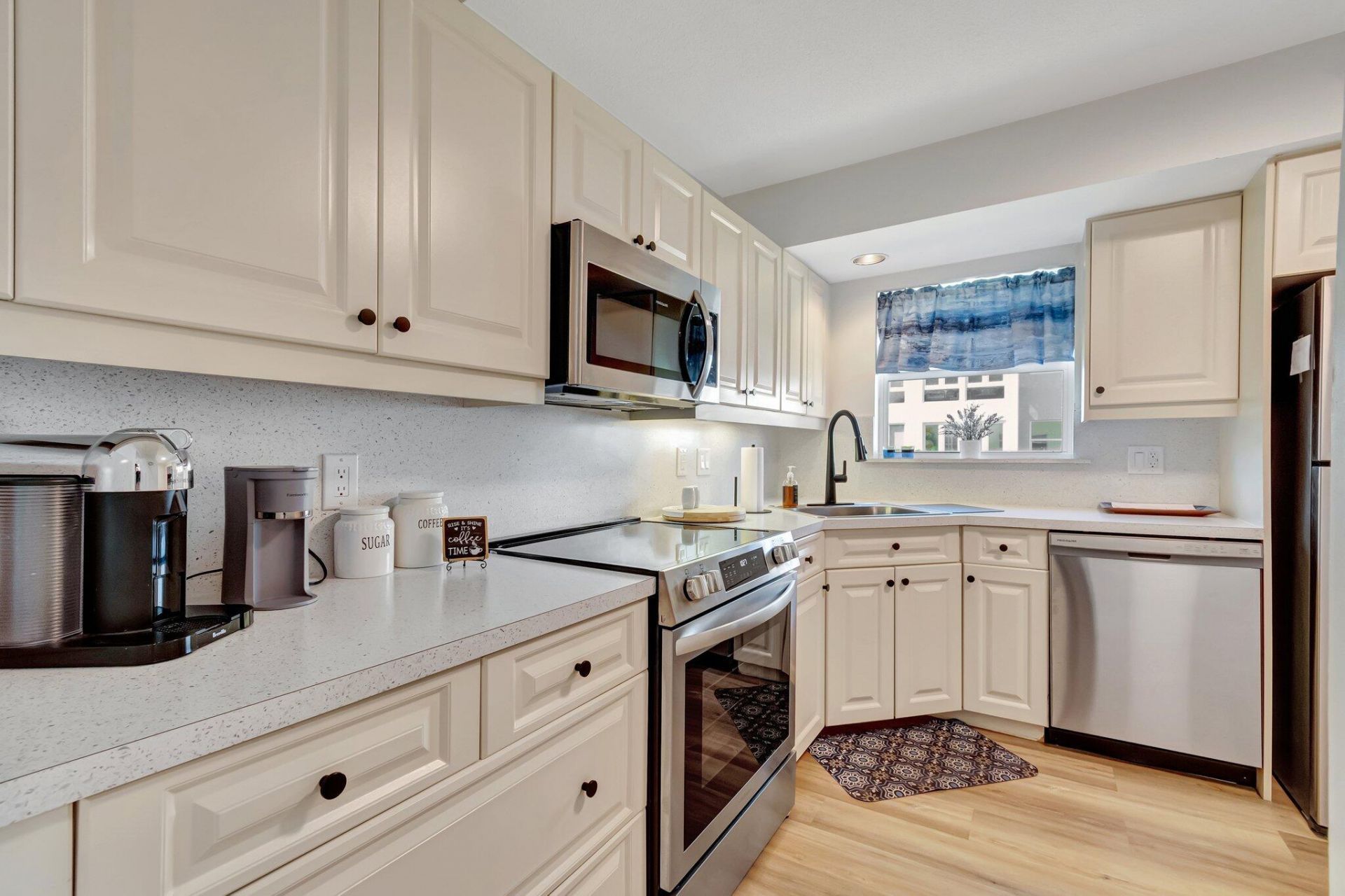 17 Colonial Club Drive, Unit 204, Boynton Beach, FL 33435 Photo