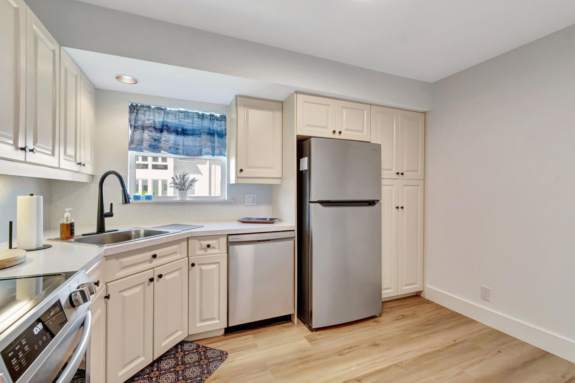 17 Colonial Club Drive, Unit 204, Boynton Beach, FL 33435 Photo