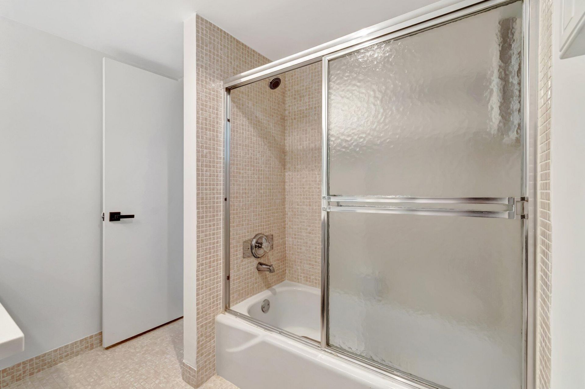 17 Colonial Club Drive, Unit 204, Boynton Beach, FL 33435 Photo