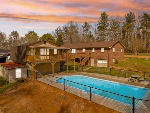 1804 Clingman Road , Ronda, NC 28670