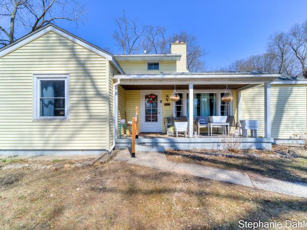 1140 W Giles Road, Muskegon, MI 49445