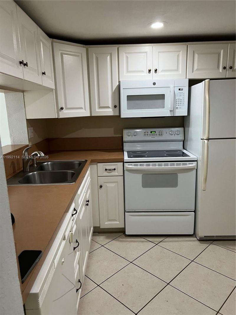 10845 SW 112th Ave, Unit 107, Miami, FL 33176 Photo