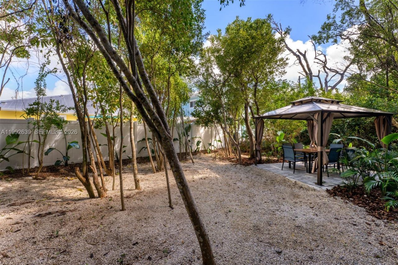 20 Coral Dr , Key Largo, FL 33037 Photo