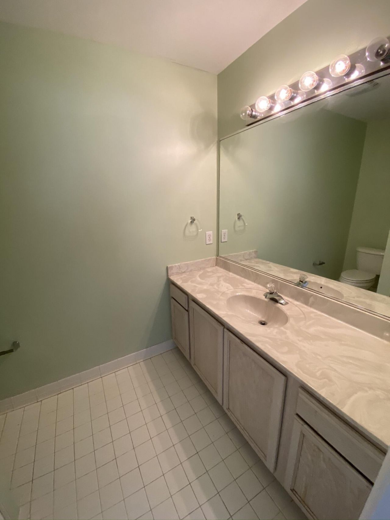 1525 Theresa Drive Photo 4