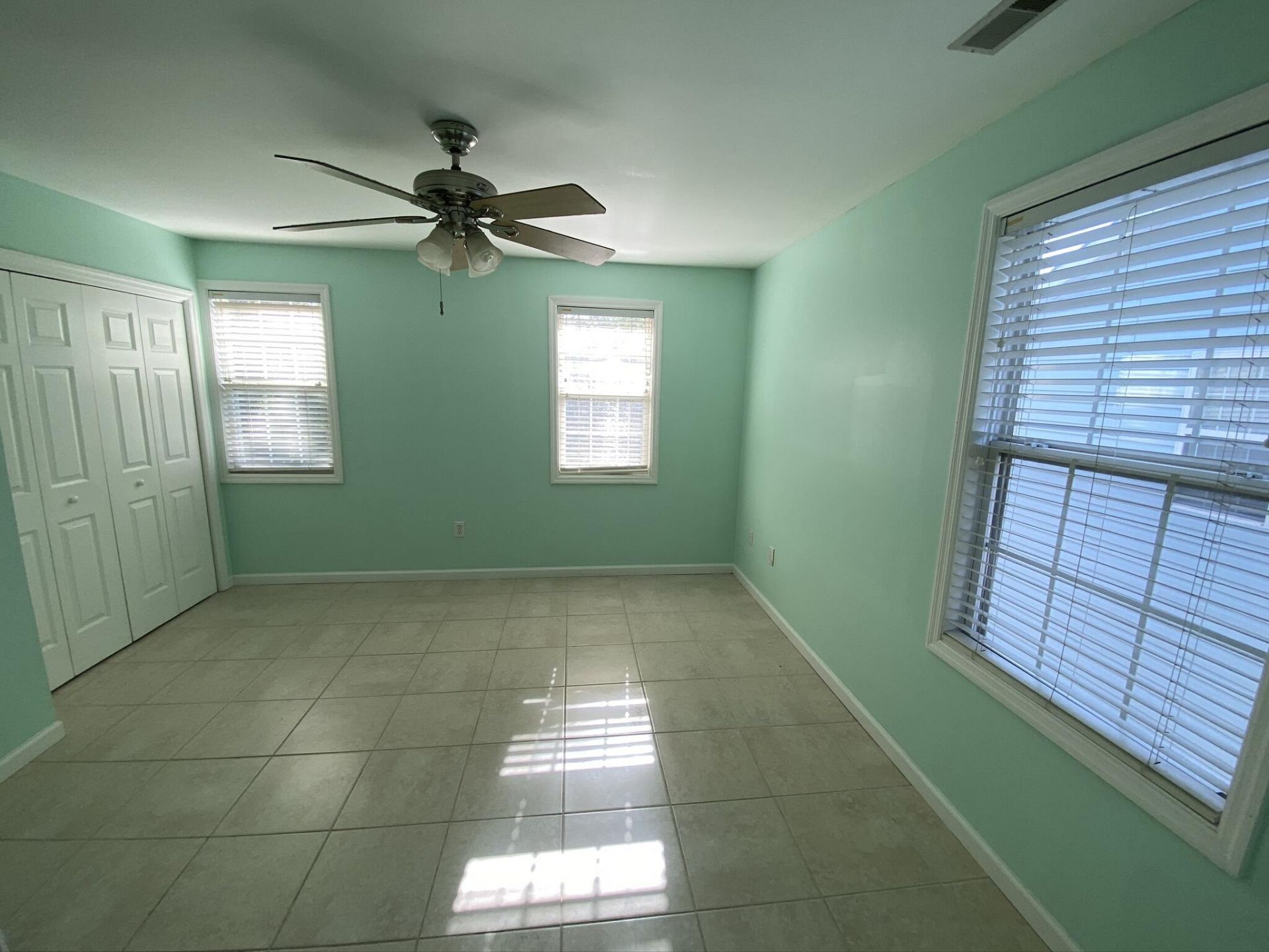 1525 Theresa Drive Photo 5