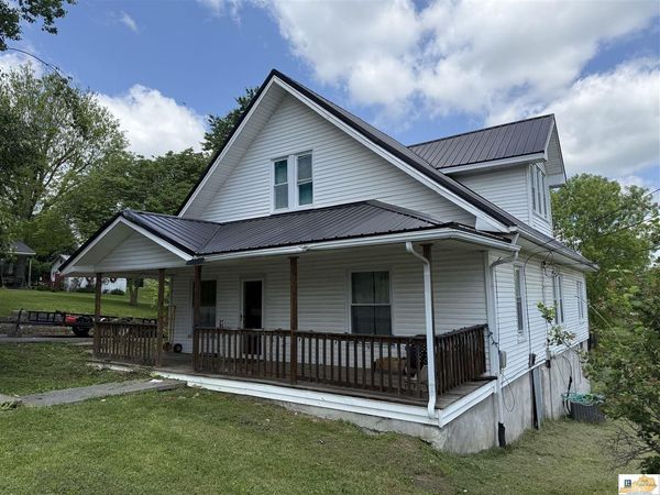 128 W Church Street , Burkesville, KY 42717