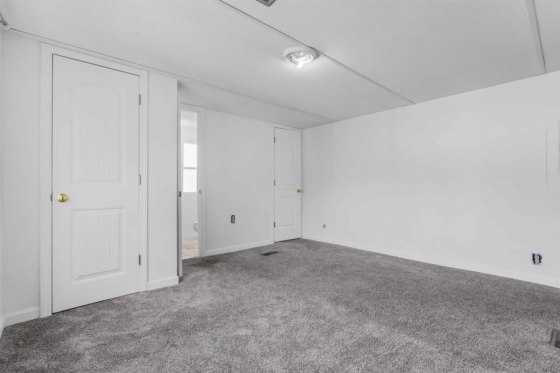 100 Romell Rd. Photo 16