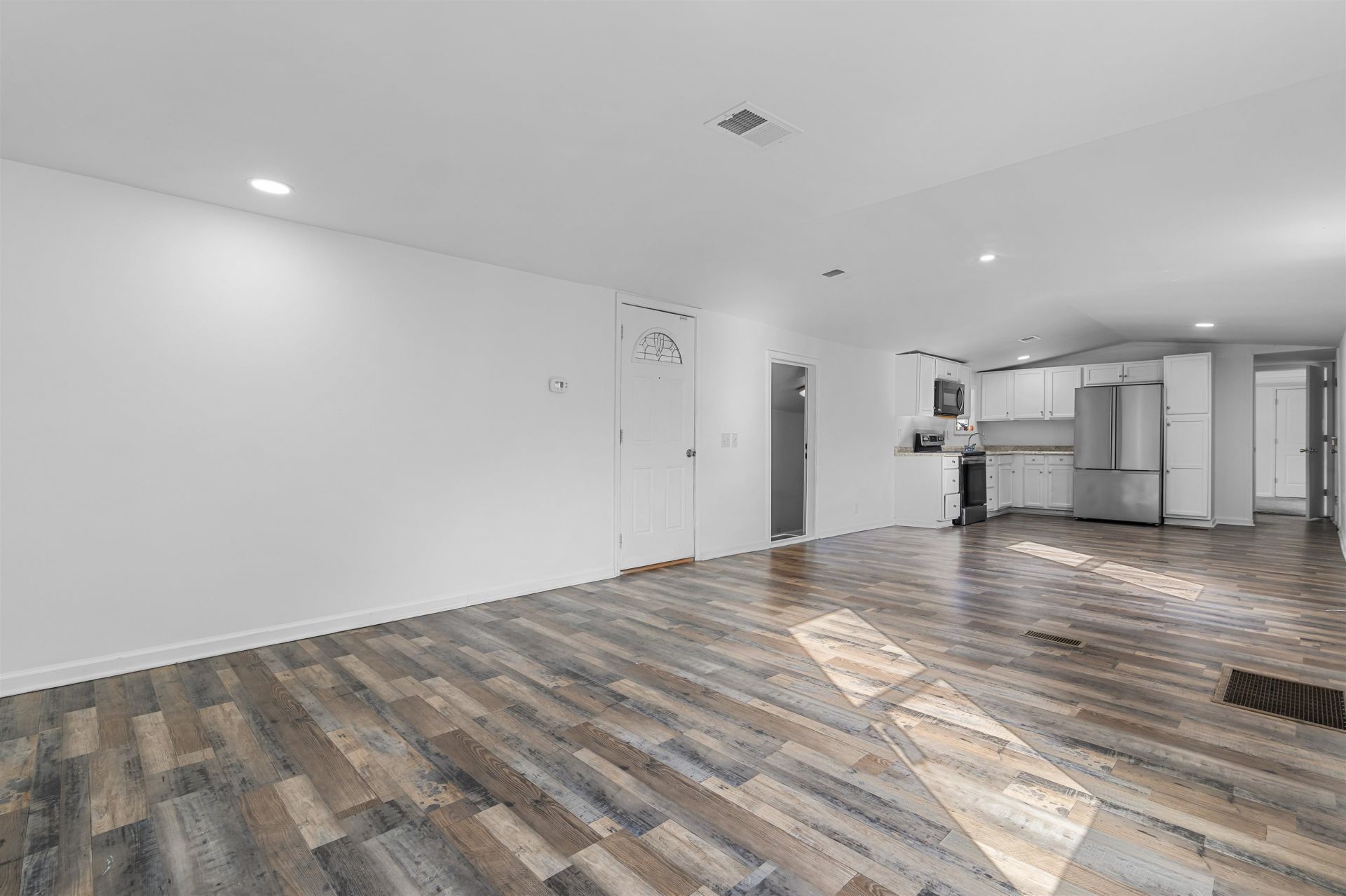 100 Romell Rd. Photo 7