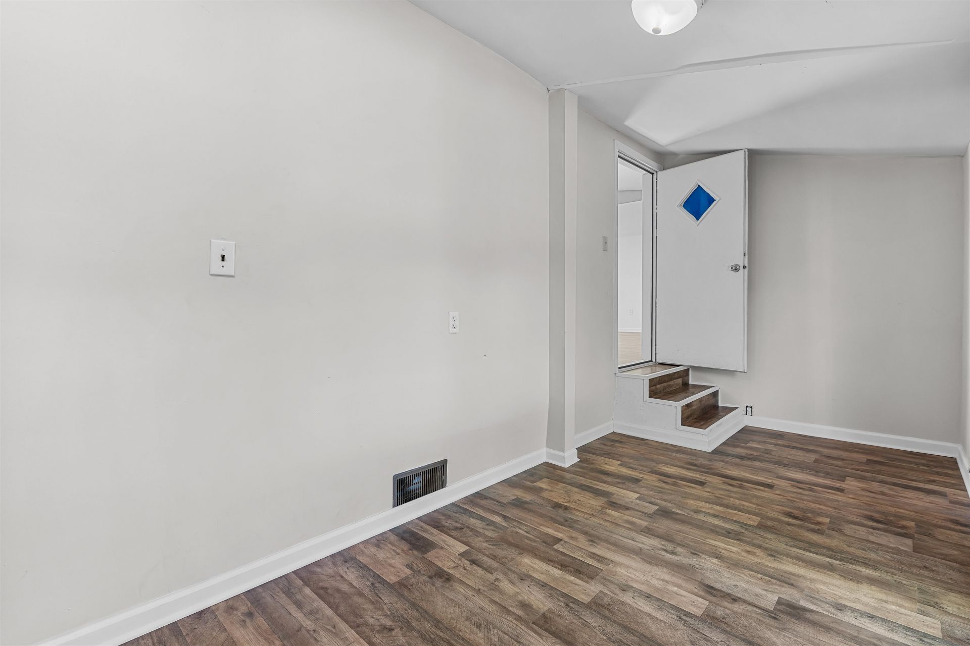 100 Romell Rd. Photo 8